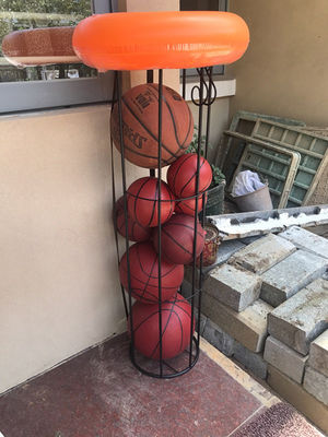 Boden, der Garagen-Sport-Ball-Speicher H1020mm W270mm, vertikales Basketball-Speicher-Gestell steht
